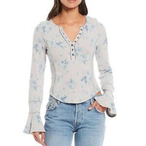 Free People Layer Me Henley Top Medium Floral Bell Sleeves Grey Combo Ribbed EUC